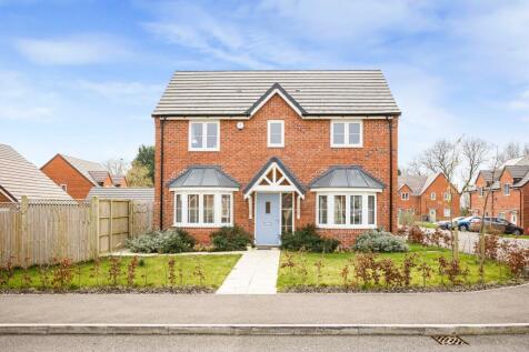 Villard Close, Coombe Hill... 3 bed detached house for sale