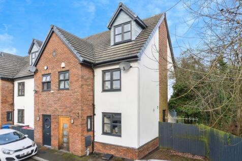 Orchard Mount, Monton, Manchester 3 bed end of terrace house for sale