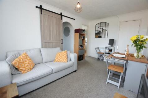 Longfield Drive, Mitcham CR4 1 bed flat for sale