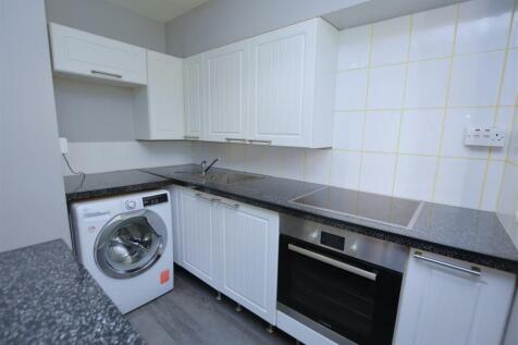 Heathfield Drive, Mitcham CR4 1 bed apartment for sale