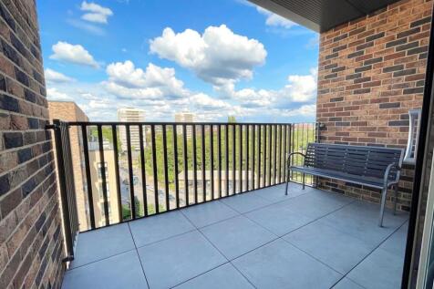 Plough Lane, London SW17 1 bed penthouse for sale