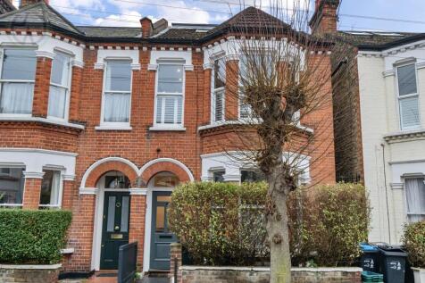 Warren Road, Colliers Wood SW19 3 bed flat for sale