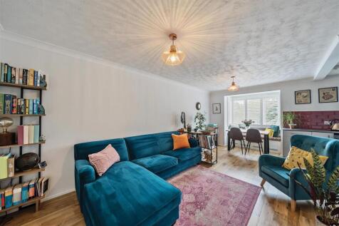 North Road, London SW19 2 bed flat for sale
