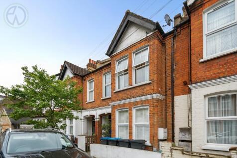 College Road, Colliers Wood SW19 3 bed maisonette for sale