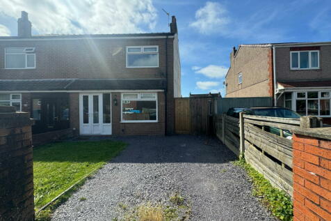 3 bedroom semi-detached house for sale