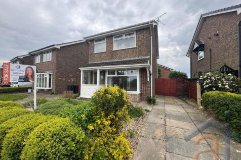 Ingleton Road Southport PR8 6UL 3 bed detached house for sale