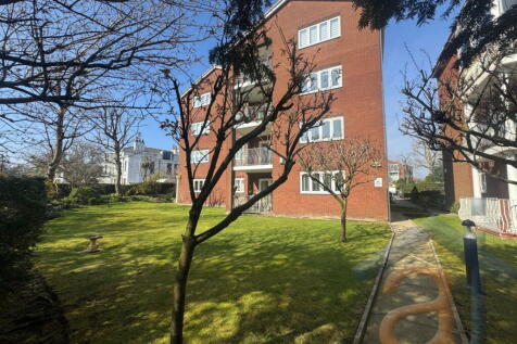 The Willows, Beechfield Gardens... 3 bed flat for sale