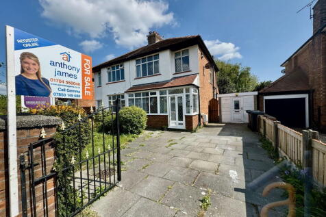 Holmdale Avenue, Southport, PR9 8PS 3 bed semi