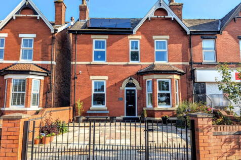 Moss Lane, Churchtown, Southport... 2 bed semi