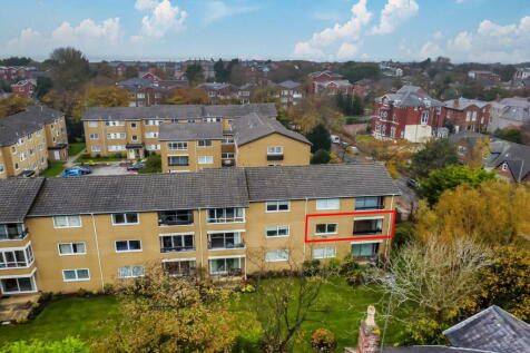 Lulworth Road, Southport PR8 2 bed flat for sale