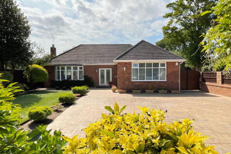 3 bedroom detached bungalow for sale