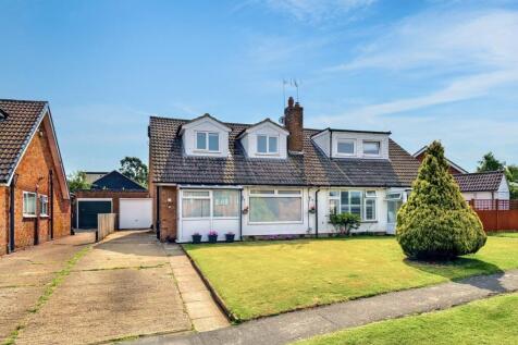 South Road, Clifton Upon Dunsmore... 3 bed semi