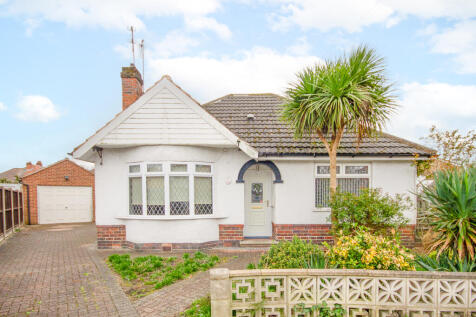 2 bedroom detached bungalow for sale