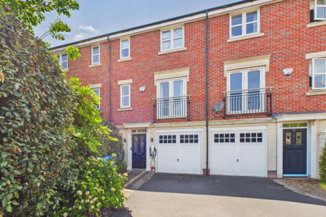 3 bedroom terraced house for sale