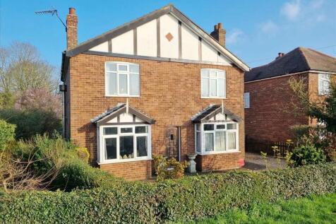 24 Lincoln Road, Digby LN4 3 bed detached house for sale