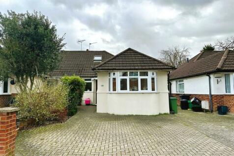 3 bedroom semi-detached bungalow for sale