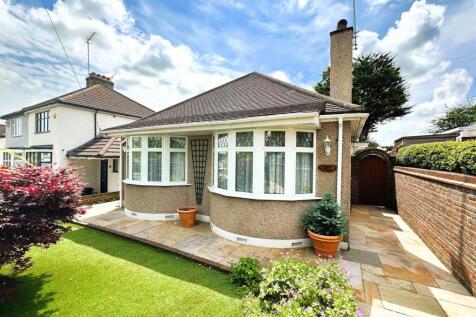 2 bedroom detached bungalow for sale