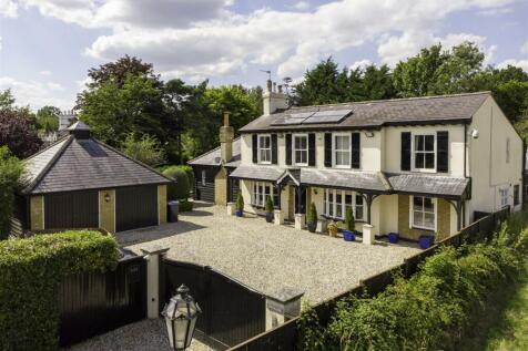 Tylers Causeway, Newgate Street... 4 bed detached house for sale