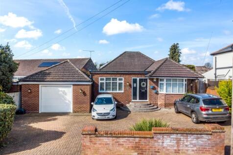 Holloways Lane, North Mymms AL9 4 bed detached bungalow for sale
