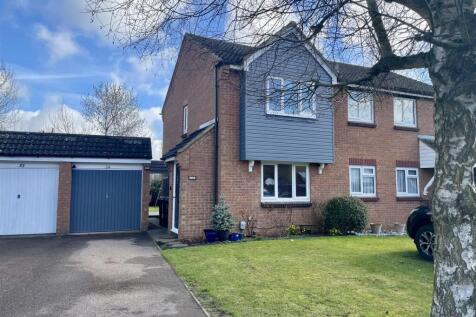 Nash Close, Welham Green North Mymms... 2 bed end of terrace house for sale