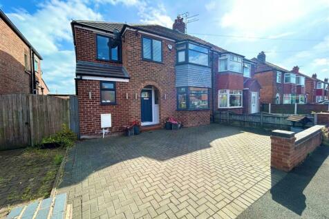 5 bedroom semi-detached house for sale