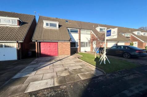 3 bedroom mews property for sale