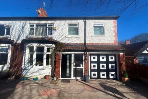 4 bedroom semi-detached house for sale