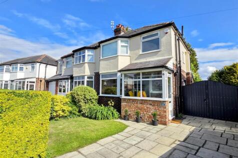 3 bedroom semi-detached house for sale