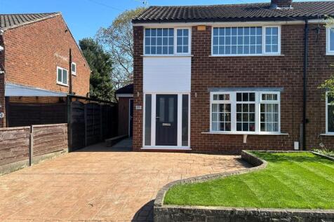 4 bedroom semi-detached house for sale