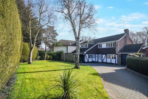 Bowhay, Hutton Mount, Brentwood 4 bed detached house for sale