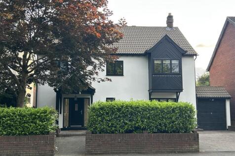4 bedroom detached house for sale