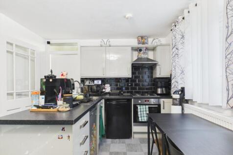 Tom Smith Close, London SE10 2 bed ground floor flat for sale