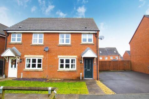 2 bedroom semi-detached house for sale