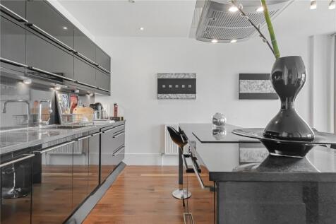 Theobalds Road, London WC1X 2 bed flat for sale
