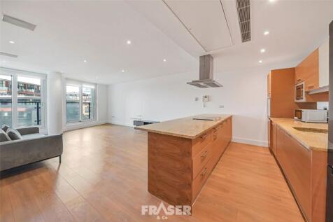 3 bedroom flat for sale
