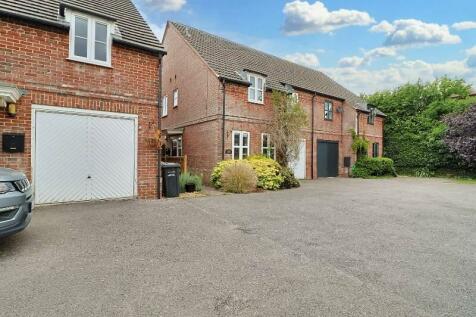 5 bedroom semi-detached house for sale