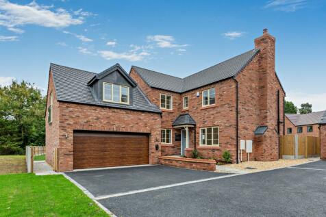 5 bedroom detached house for sale