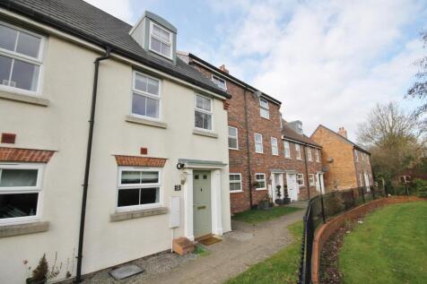 3 bedroom town house for sale