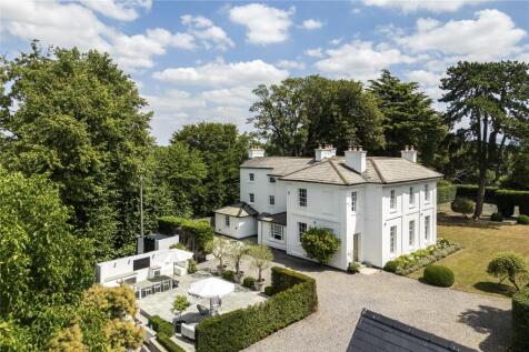 6 bedroom detached house for sale