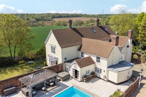 6 bedroom house for sale