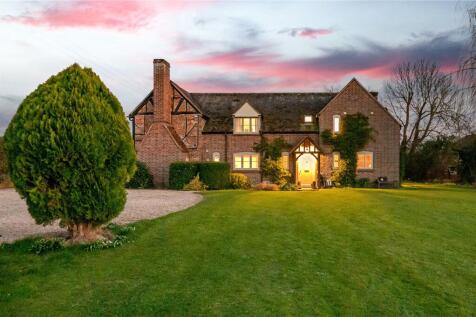 5 bedroom detached house for sale