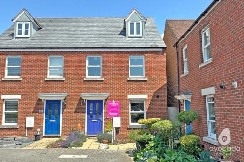 3 bedroom semi-detached house for sale