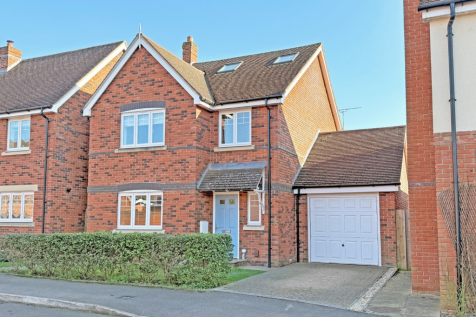 5 bedroom detached house for sale