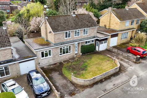 3 bedroom link detached house for sale