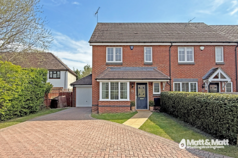 4 bedroom end of terrace house for sale