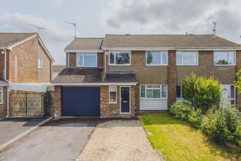 5 bedroom semi-detached house for sale