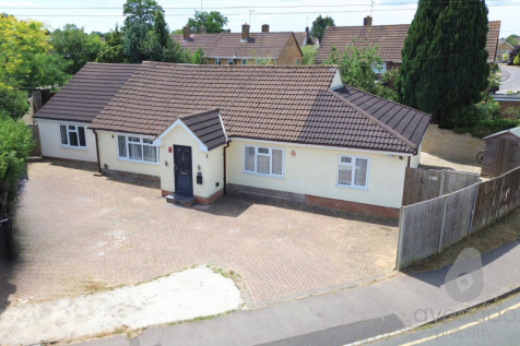 4 bedroom detached bungalow for sale