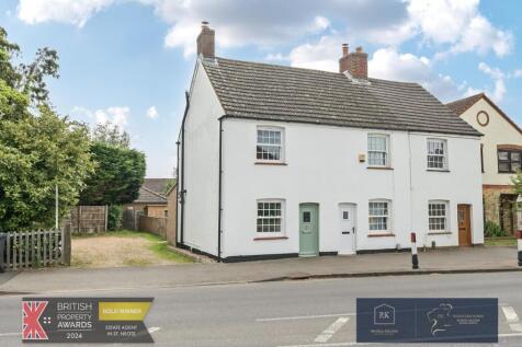 2 bedroom end of terrace house for sale