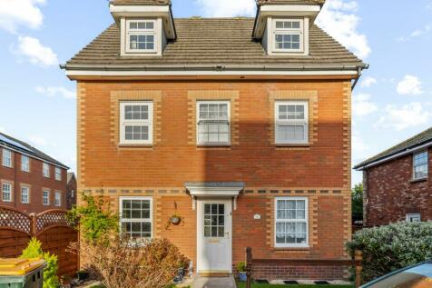 6 bedroom detached house for sale