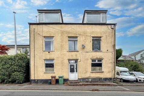 Commercial Road, Machen, CF83 1 bed flat for sale